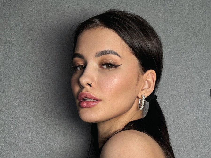 фото модели виртуального секса и порно чата Elliswonder 1