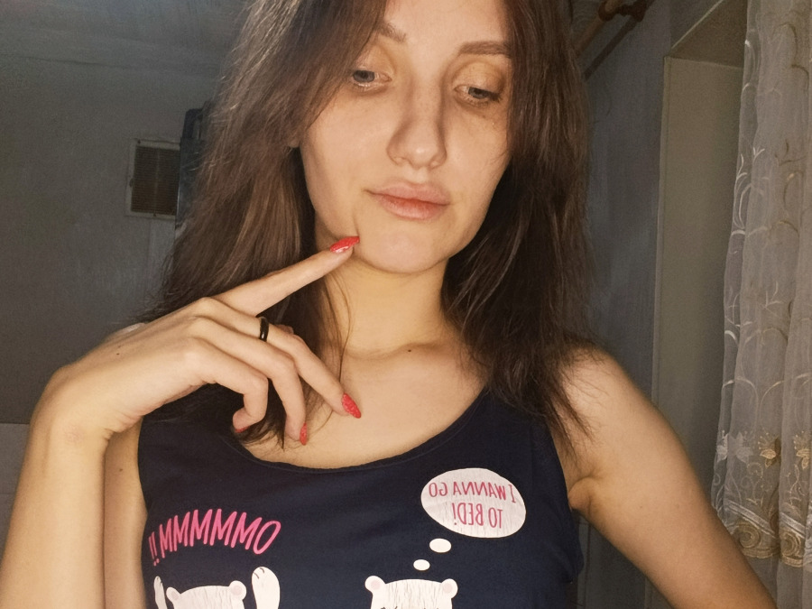 sexting and porn chat model photo Aliya 1