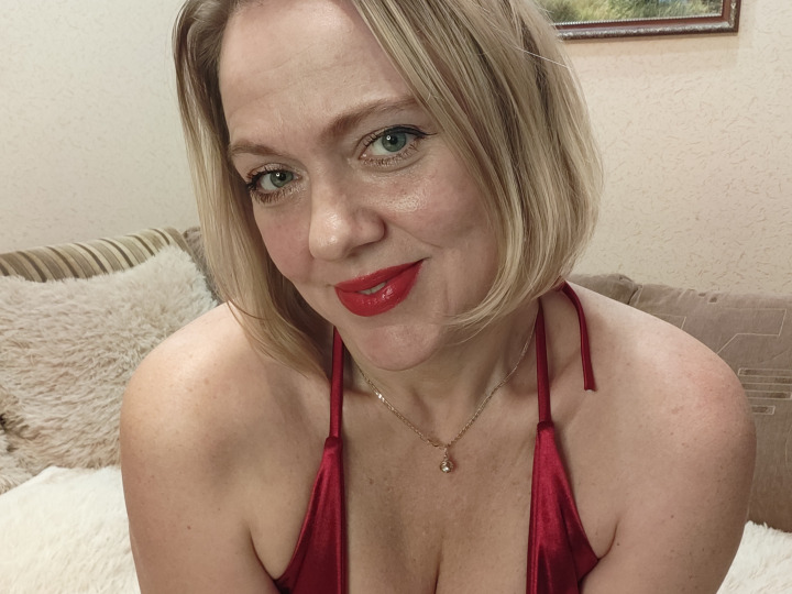 cybersex and porn chat model photo Xenia 1