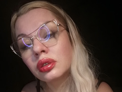 サイバーセックスとアダルトチャットモデル写真 大きな唇を持つ熟女はあなたを望んでいます！ 2