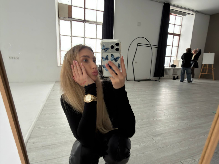 사이버섹스 및 포르노 채팅 모델 사진 리카 3