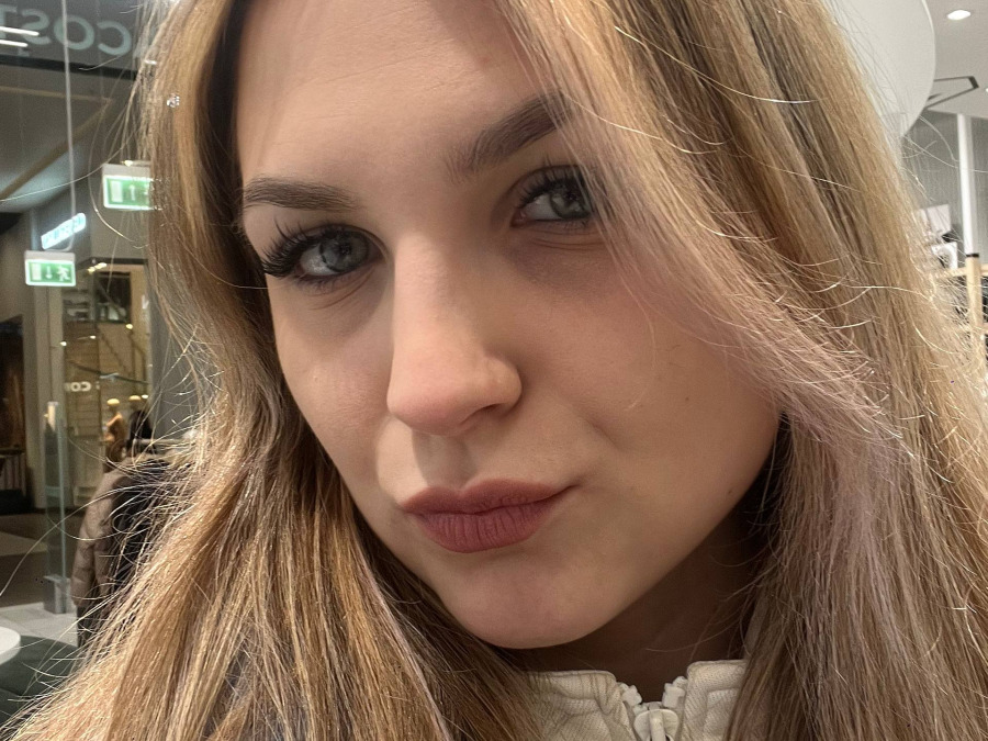 sexting and porn chat model photo Laylla 3