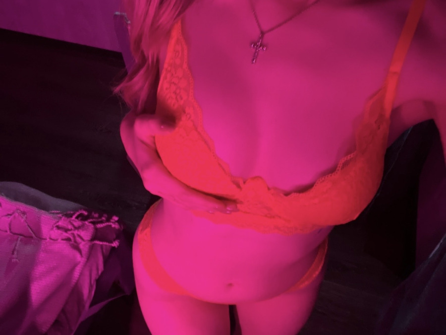 sexting and porn chat model photo Caroline 2