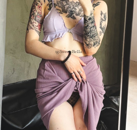 молоденькая нефорша с аккуратной красивой фигурой и большим либидо.