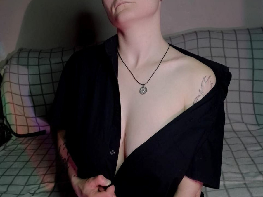 фото модели виртуального секса и порно чата Развратная госпожа с пышной грудью 2