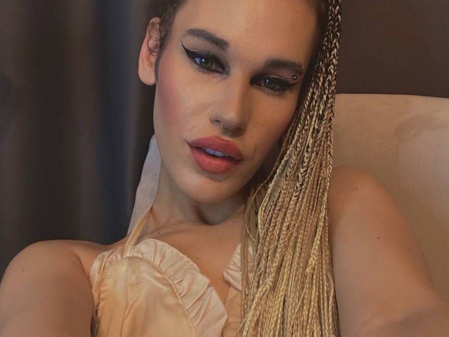 фото модели виртуального секса и порно чата Surprise Girl 6