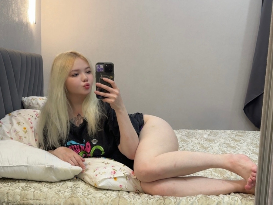 фото модели виртуального секса и порно чата Окси 1